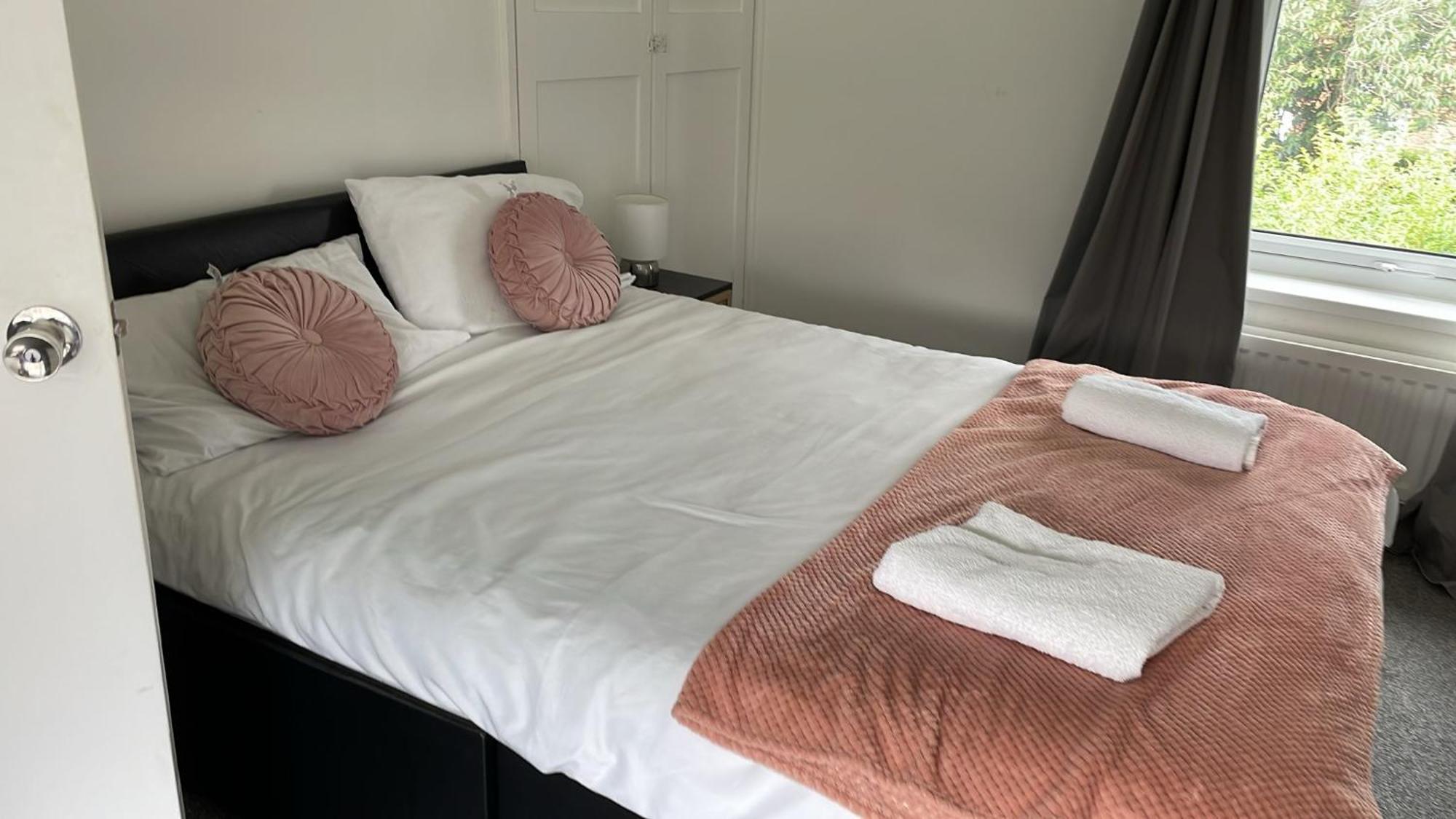 2 Bedroom Home With Driveway Close To Quayside Gateshead Kültér fotó