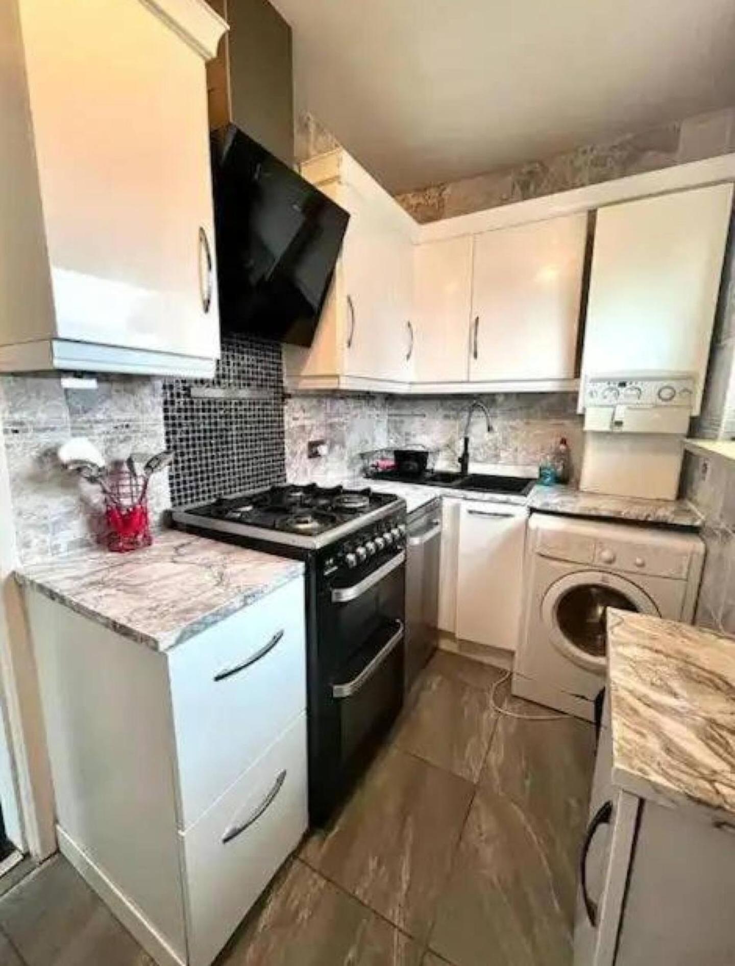 2 Bedroom Home With Driveway Close To Quayside Gateshead Kültér fotó